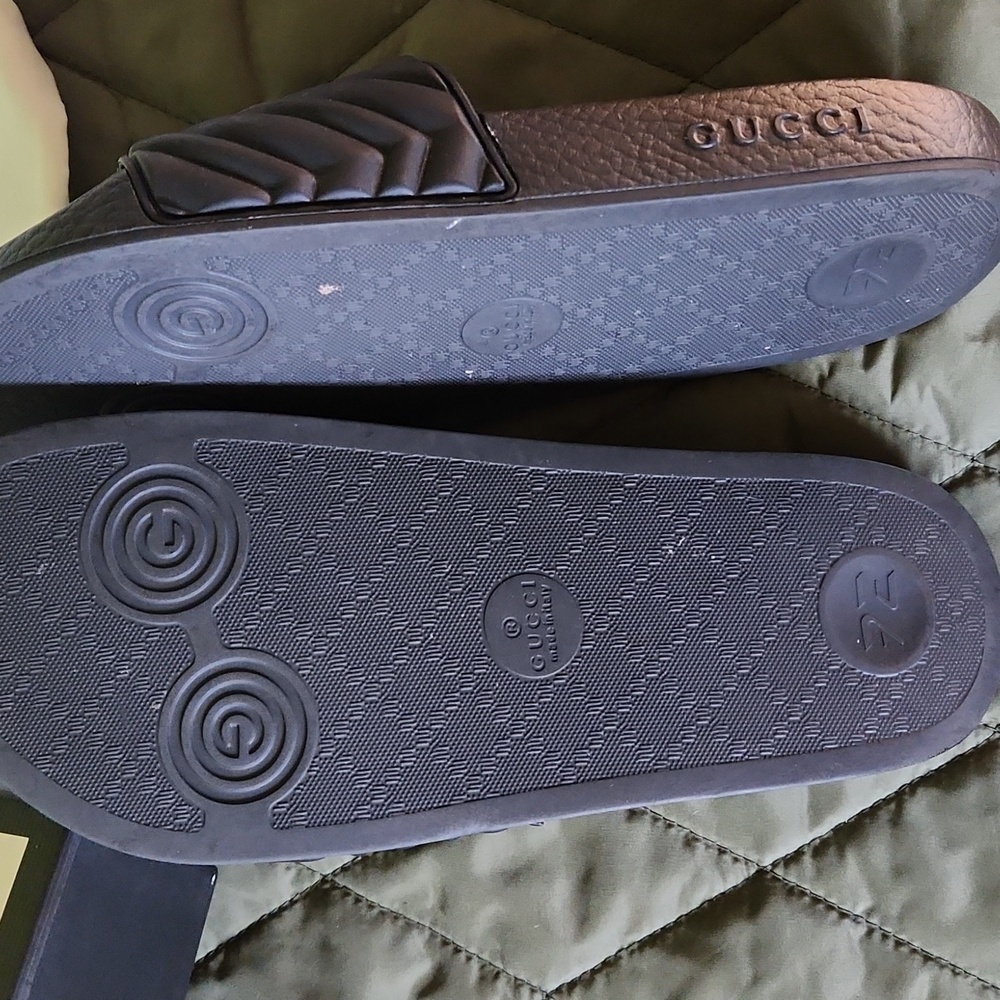 Gucci Black Quilted GG Slide Sandals - Picture 3 of 3